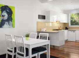 Lane by the Bay - Centrally located 2 bed modern Townhouse