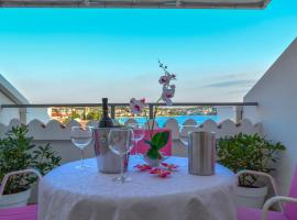 Luxury Apartments Villa Tea, hotell i Trogir