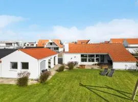 Lovely Home In Blokhus With Wifi