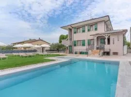 Garda House Apartaments - Free Pool and Parking