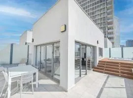 Modern 3 BR Penthouse with Jacuzzi in Rothschild Blvd by HolyGuest