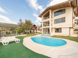 Villa Sineva - Pool, BBQ & Seaview, Hotel in Fish Fish