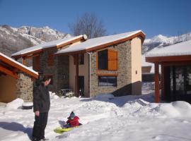 Les Granges de Leo, hotel in Aston