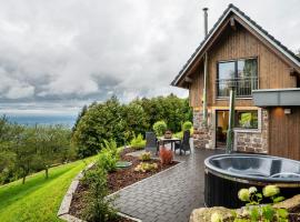 Waldlux Luxus-Chalet Brennhus, בקתה בקאפלרודק