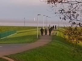 watn Meerblick-Nordseepark Dangast, 2Schlafzimmer,2Bäder,Kamin,Parkplatz, hotel v destinaci Dangast