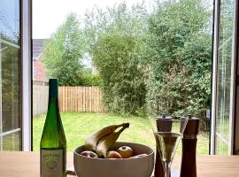 2 Bedroom House By Travel Lets Self Catering Accommodation Derry With Garden