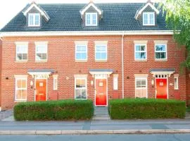 The Voyager - Newly Furnished Home