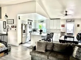 Hot Tub Steam Shower Gym in Charming Family Home!