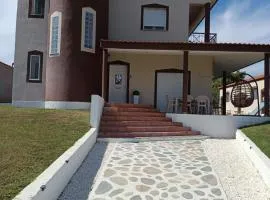 FG Home Rental Vila & Apartments