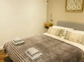 The Sanctuary, luxury studio apartment in Bath