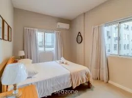 Apt 70m from sea close to everything in BC POL406