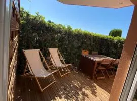 A 15 min de la plage, piscine, joli T2 Rénové