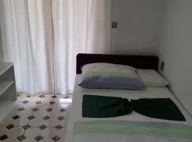 Lana Rooms