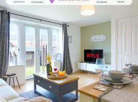 Charming House - Close to Shops & City Centre - Free Parking, Self-Check-In, Fast WiFi & Smart TV with Netflix by Yoko Property