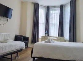 Entire 2 bedroom Apt in central location, Newly Refurbished