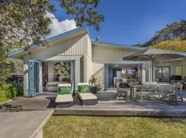 Hosts on the Coast Seaview Oasis