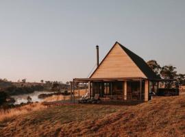 Swan River Sanctuary, hotel in Swansea