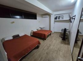 2 Recamaras con clima y cocina centrico, wifi, tv smart, Hotel in Ciudad Valles