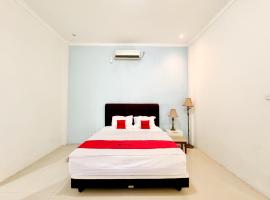 RedDoorz at Politeknik Pelayaran Surabaya, hotel near Juanda International Airport - SUB, Surabaya