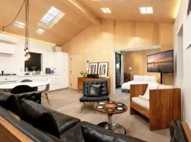 Venice Beach Bungalow by ArtSpace Locations