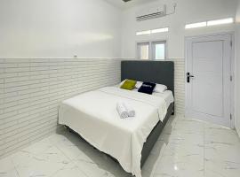 Urbanview Syariah Sasarengan Inn near RSUD Waled Cirebon, hotel v destinaci Cikancas