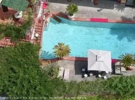 Villa Amalia Resort for family & friends