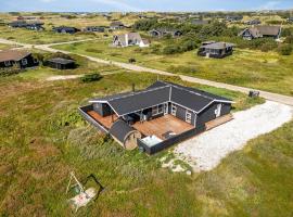 Charming Holiday Home Near The North Sea, With Outdoor Sauna And Outdoor Spa, kh&aacute;ch sạn c&oacute; bồn tắm n&oacute;ng ở Ringk&oslash;bing