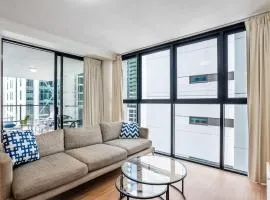 Albert Skyview Pool, Gym & City Views