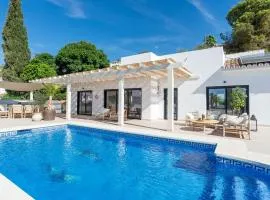 Villa With Privat Saltwater Pool
