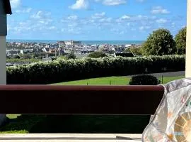 Domaine du Vert Coteau, limite Trouville, beau 3 pièces avec parking et balcon vue Mer
