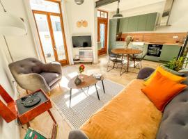 AC - Private Parking - Close to the ramparts, Hotel in Avignon