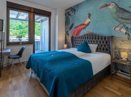 LiT LiVING - Luxury Penthouse - Box Spring, hotel in Weinheim