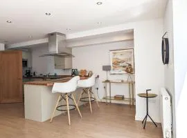 Newquay Escape 10 min to beach Patio Parking