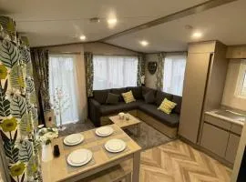 BRAND NEW 6 berth holiday home