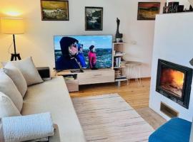 Quiet private cottage with sauna in Lahemaa National Park-Altja Villa, hotel di Altja