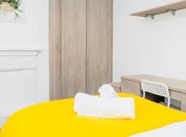 Good Location Free Parking Big Garden Modern House