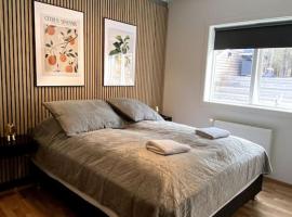 4-room spacious condo w patio