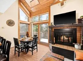 Ski-in Ski-out Townhome at Lutsen Mountain, Pool, Hot Tub, Fitness, Sauna and more!