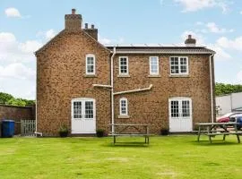 Eastfield Cottage free parking and EV charger