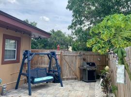 Unique cozy studio、ウィンターヘイブンのホテル