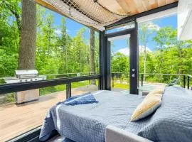 Cute Riverside Cabin w Hot Tub Fire Pit & Kayaks