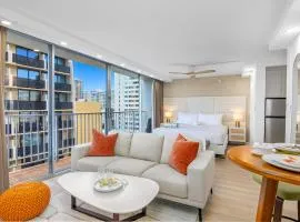 Steps to Waikiki Beach! Newly Renovated with 75" TV