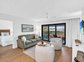 Deluxe Condo - Modern Furnishings and Great View, hotel v destinácii Neapol