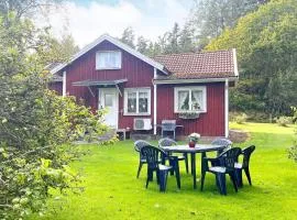 6 person holiday home in Brålanda-By Traum