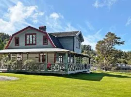 5 person holiday home in UDDEVALLA