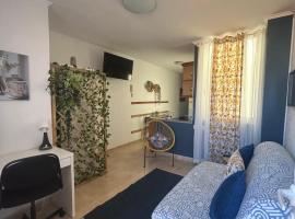 ACOGEDOR ATICO CON TERRAZA EN SAN CRISTOBAL DE LA LAGUNA, ξενοδοχείο σε La Laguna