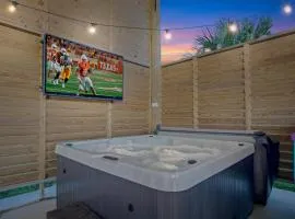 Views! Beachside, Hot Tub, Arcade, Family Beach Retreat with Fun for Every Age!