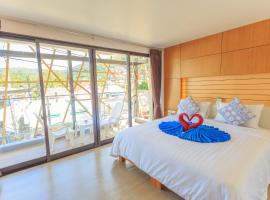 Room Actually, hotel a Karon Beach