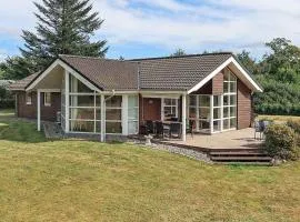 Three-Bedroom Holiday home in Vrådal