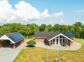8 person holiday home in Oksbøl-By Traum